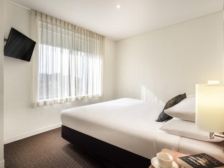 ibis Melbourne Hotel and Apartments