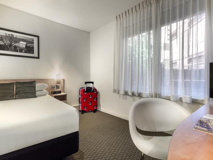 ibis Melbourne Hotel and Apartments