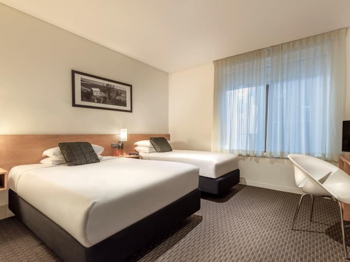 ibis Melbourne Hotel and Apartments
