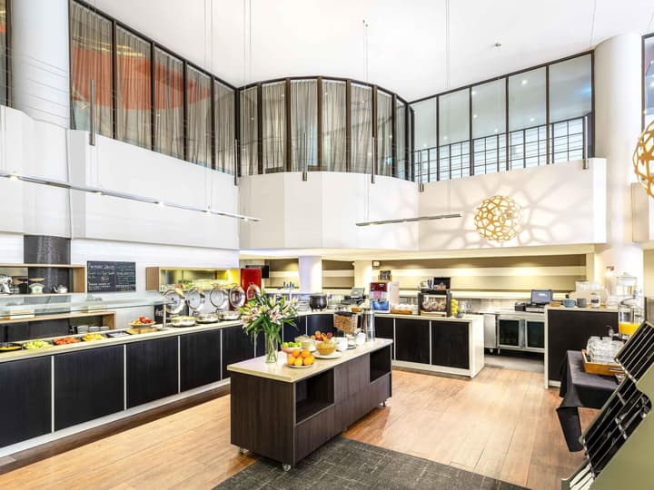 ibis Melbourne Hotel and Apartments