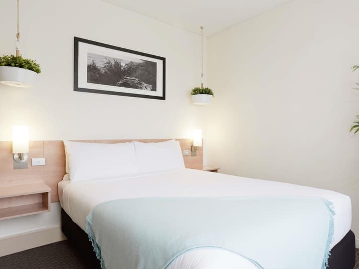 ibis Melbourne Hotel and Apartments