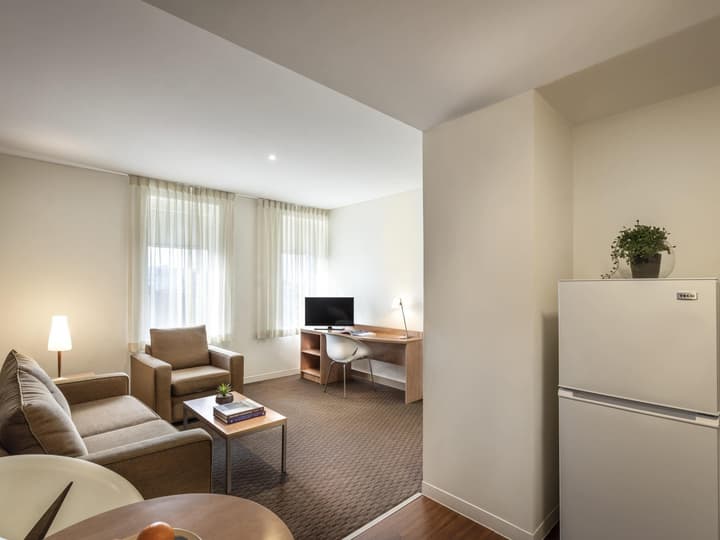 ibis Melbourne Hotel and Apartments