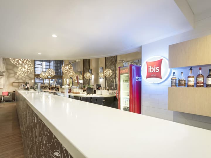ibis Melbourne Hotel and Apartments