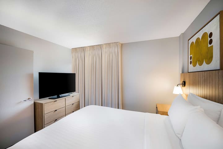 Sonesta Simply Suites Jersey City