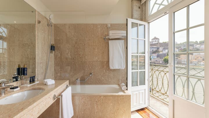 Pestana Vintage Porto Hotel & World Heritage Site