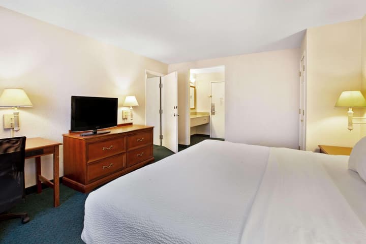La Quinta Inn by Wyndham Detroit Canton