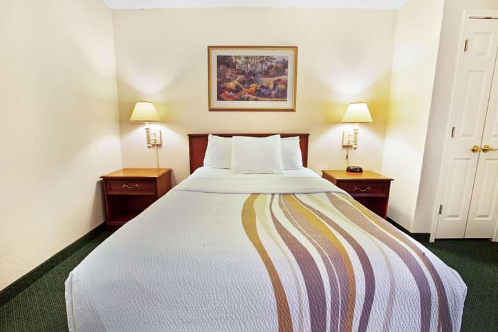 La Quinta Inn by Wyndham Detroit Canton