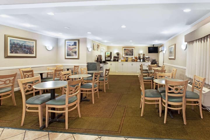 La Quinta Inn by Wyndham Detroit Canton
