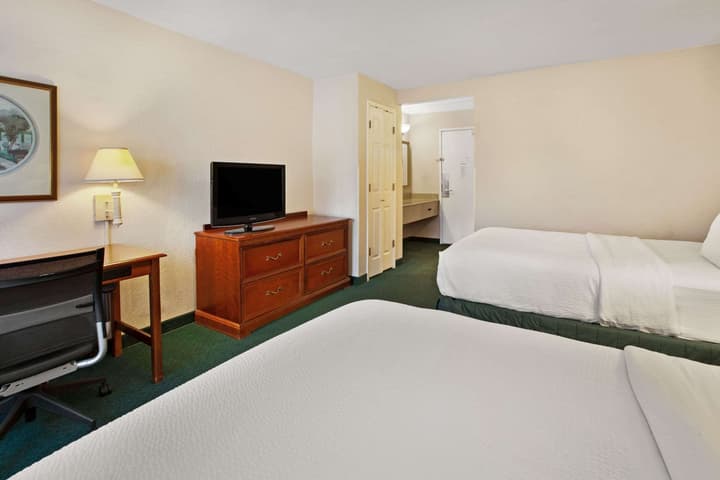 La Quinta Inn by Wyndham Detroit Canton