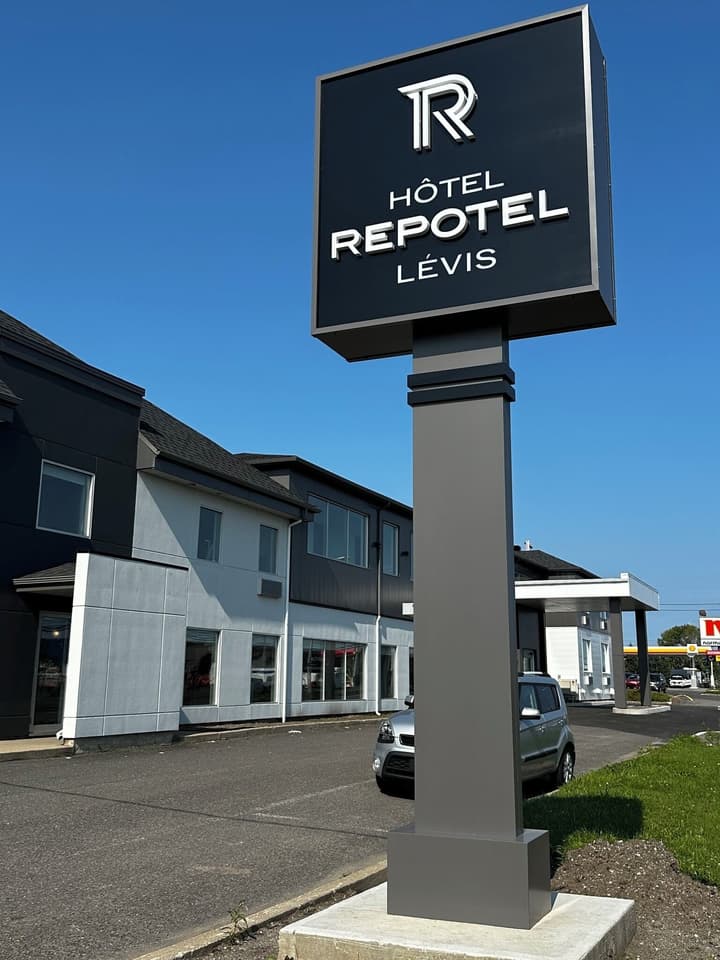 Repotel Levis