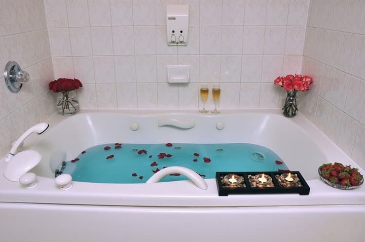 Cartier Place Suite Hotel