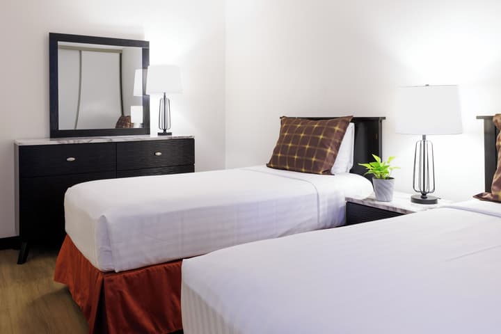 Cartier Place Suite Hotel