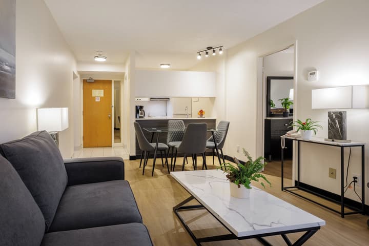 Cartier Place Suite Hotel