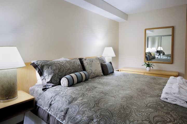 Cartier Place Suite Hotel
