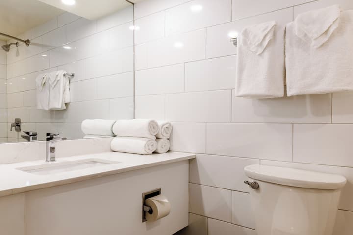 Cartier Place Suite Hotel