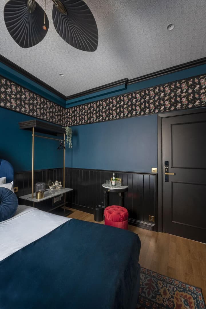 Craves Hotel