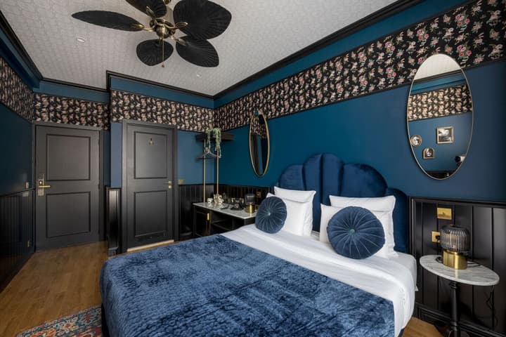 Craves Hotel