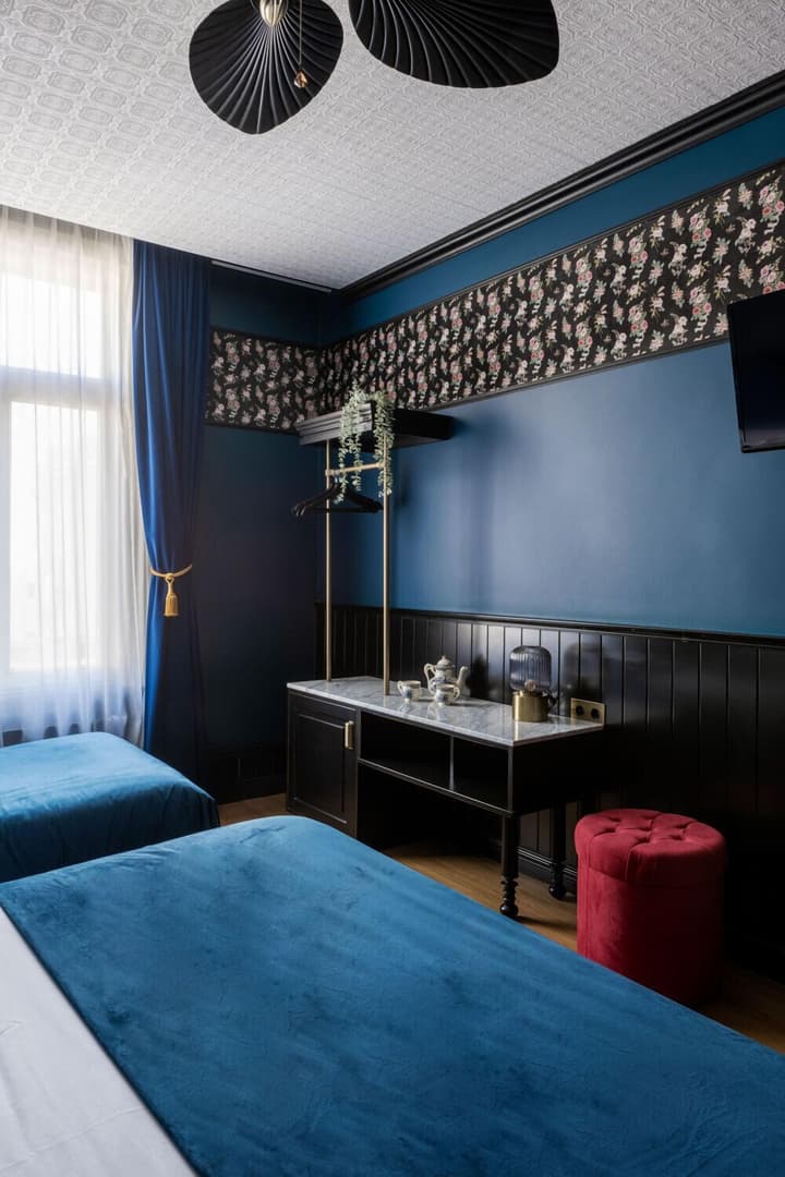 Craves Hotel