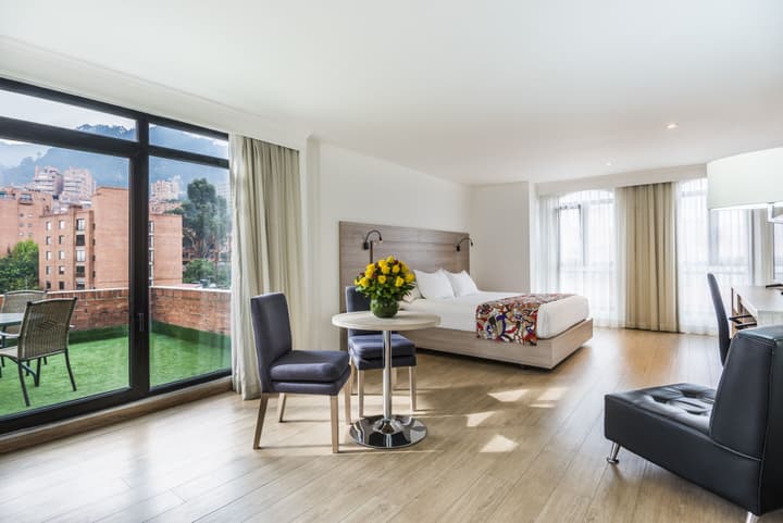 Hotel Rosales Plaza