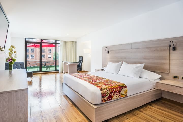 Hotel Rosales Plaza