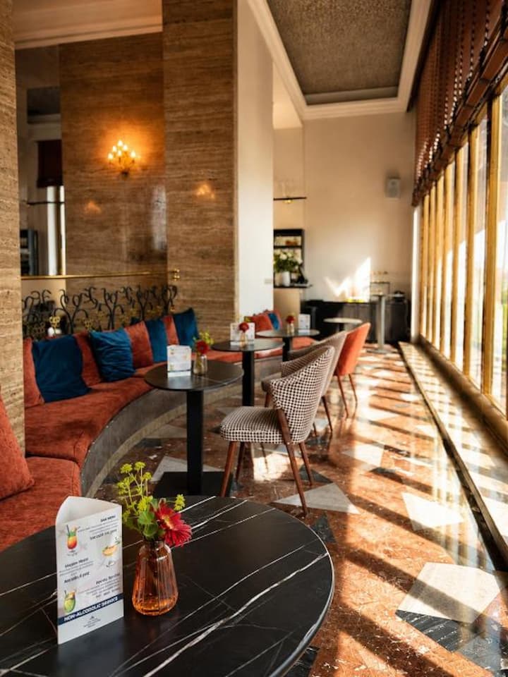 Grand Hotel International