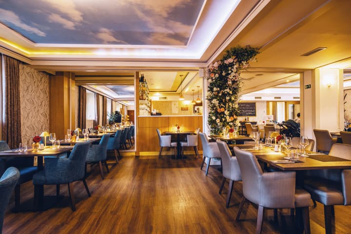 Grand Hotel International