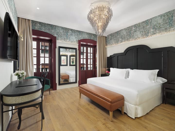 H10 Corregidor Boutique Hotel