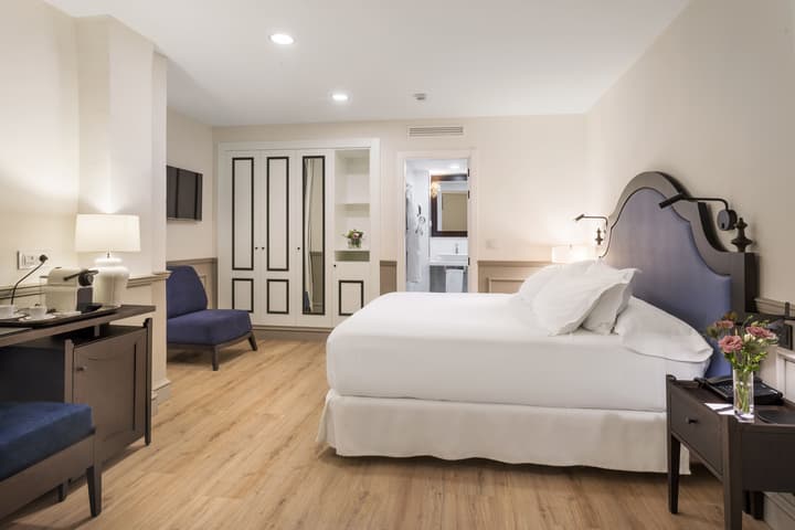 H10 Corregidor Boutique Hotel
