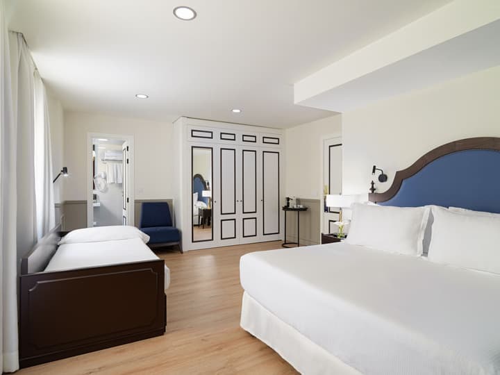 H10 Corregidor Boutique Hotel