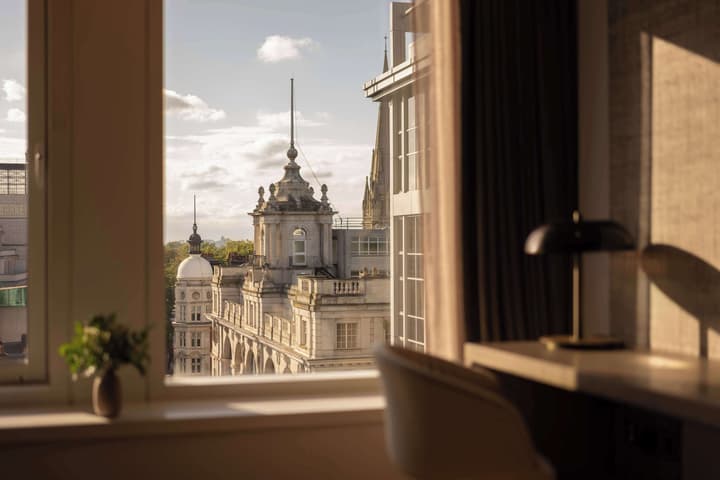 Royal Garden Hotel