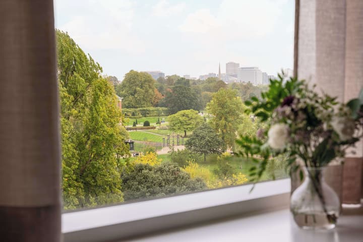 Royal Garden Hotel