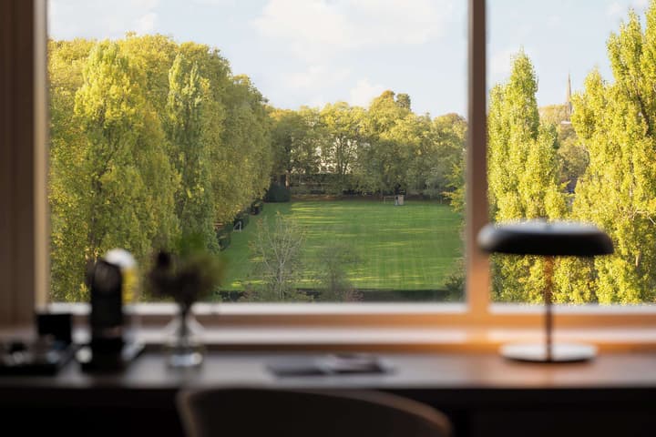 Royal Garden Hotel