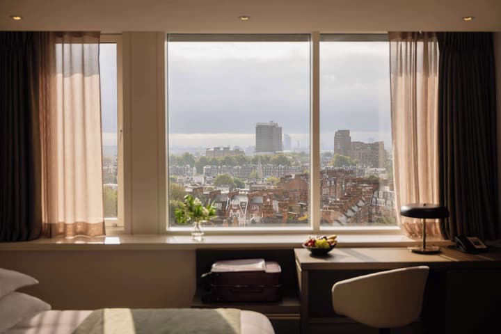 Royal Garden Hotel