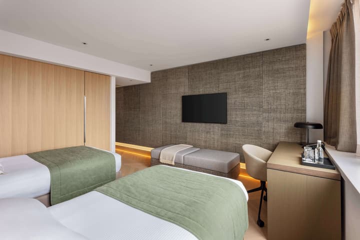 Royal Garden Hotel