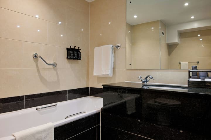 Bedford Hotel
