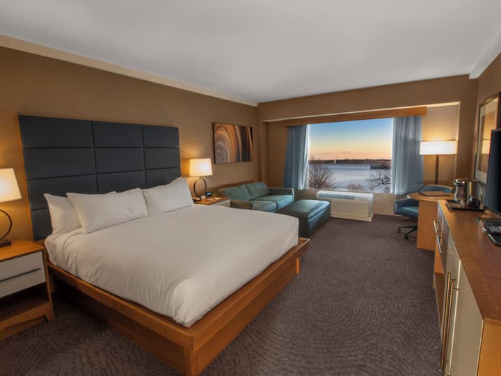 DoubleTree by Hilton Hotel Niagara Falls New York