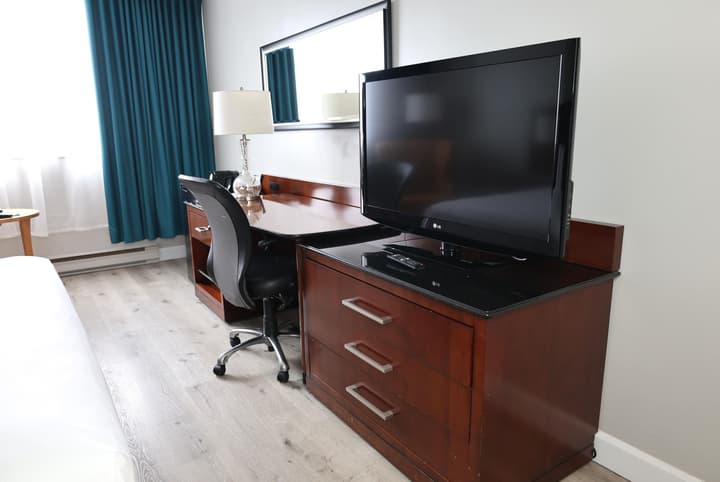 Travelodge by Wyndham Hotel & Convention Centre Quebec City