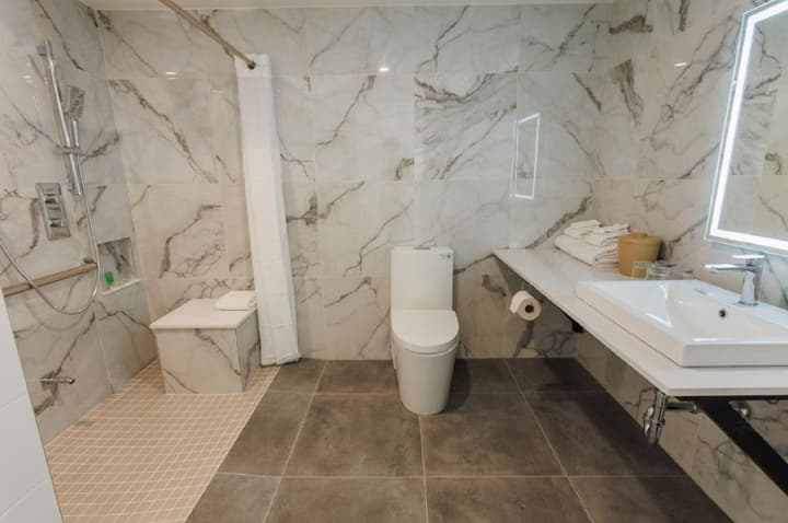 Travelodge by Wyndham Hotel & Convention Centre Quebec City