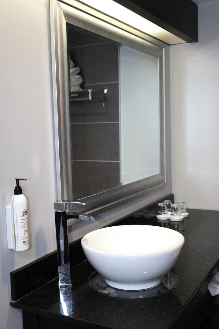 Travelodge by Wyndham Hotel & Convention Centre Quebec City