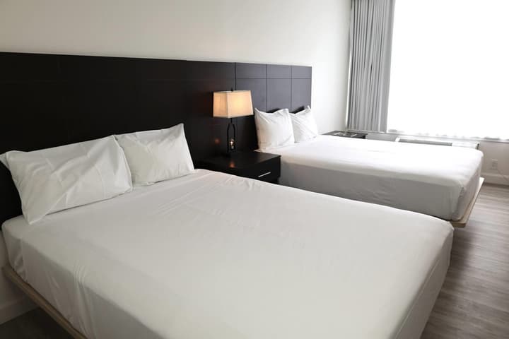 Travelodge by Wyndham Hotel & Convention Centre Quebec City