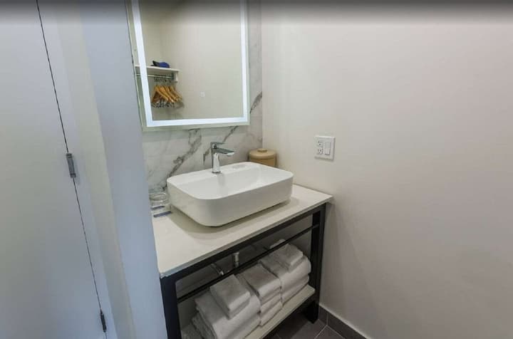 Travelodge by Wyndham Hotel & Convention Centre Quebec City