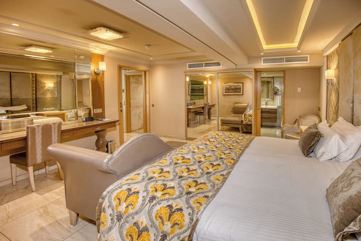 Adams Beach Hotel & Spa