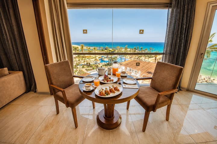 Adams Beach Hotel & Spa