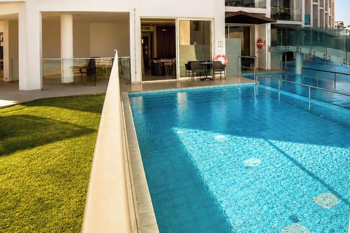 Adams Beach Hotel & Spa