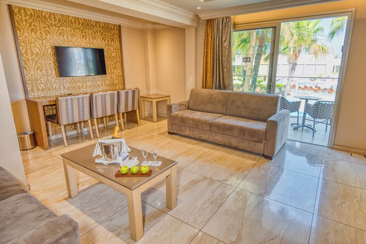 Adams Beach Hotel & Spa