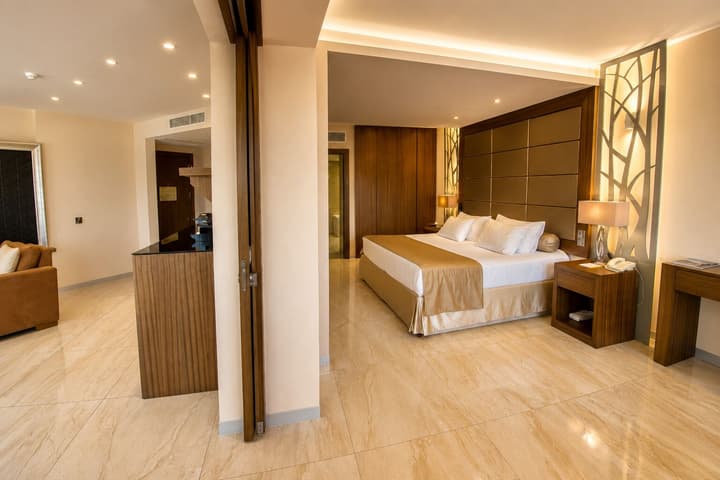 Adams Beach Hotel & Spa