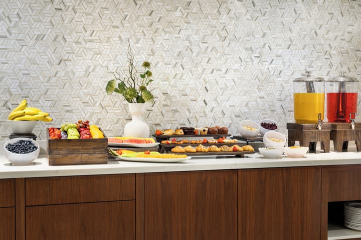Crowne Plaza Toronto Airport by IHG