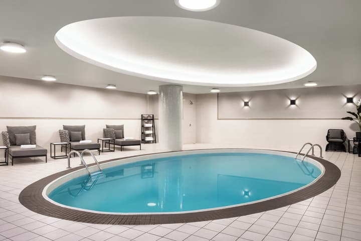 Crowne Plaza Toronto Airport by IHG