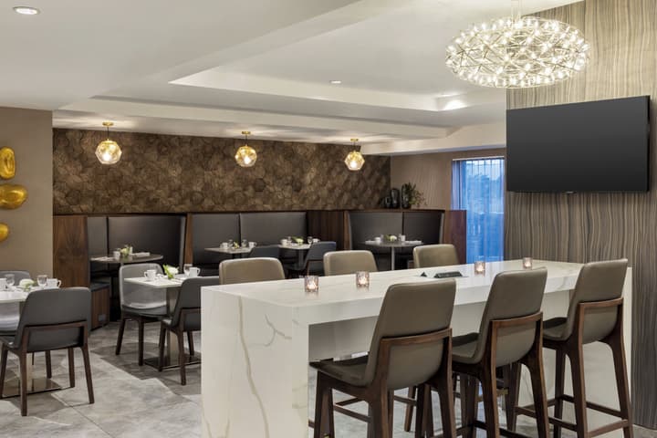 Crowne Plaza Toronto Airport by IHG