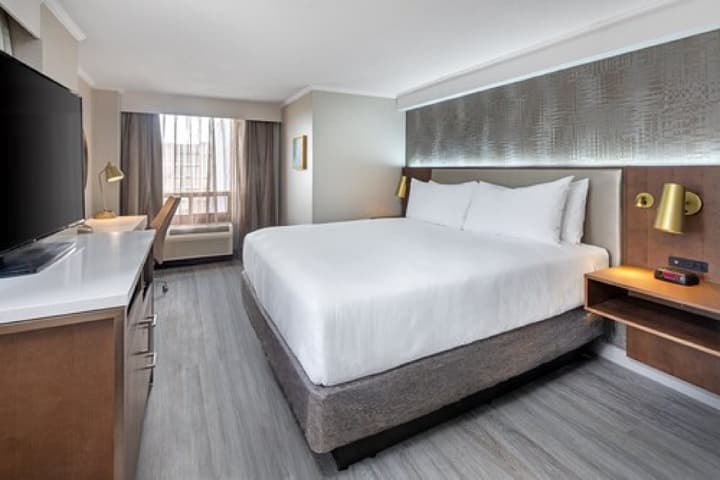 Crowne Plaza Toronto Airport by IHG